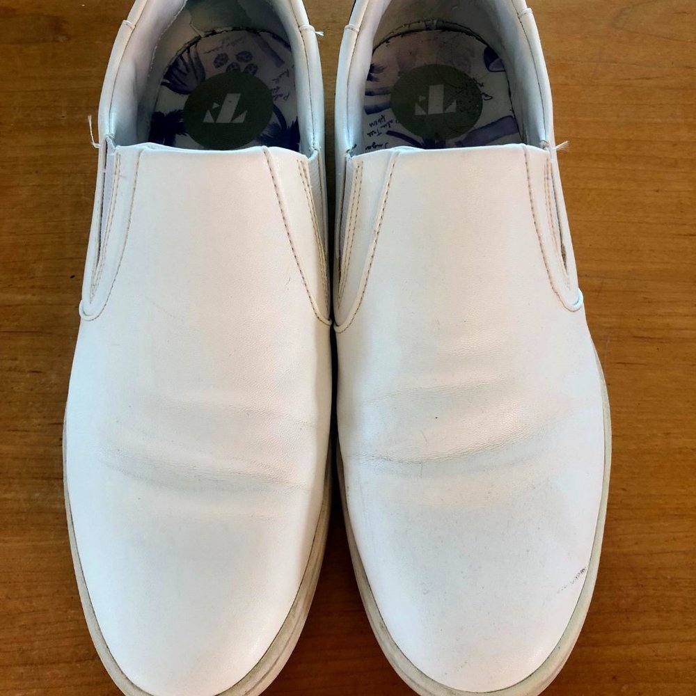THOUSAND FELL SLIP ON VEGAN WHITE SNEAKERS WOMEN SIZE 10M